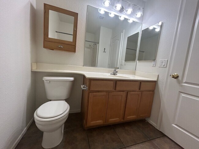 Building Photo - 3861 E Redfield Ct