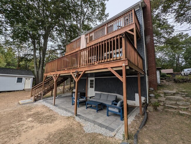Building Photo - 17 Lakeview Dr