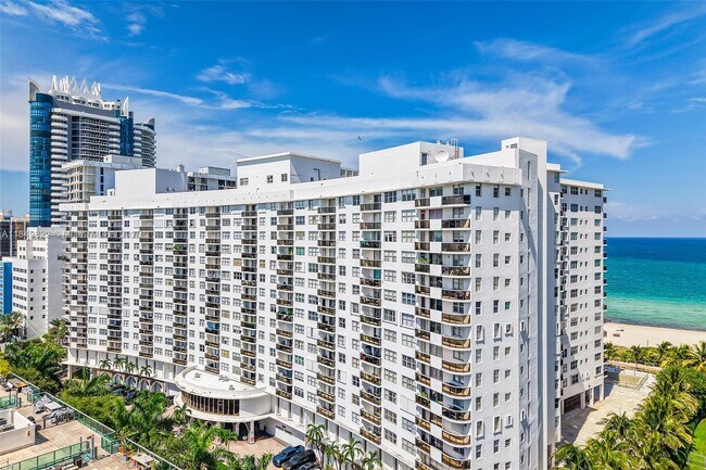 Building Photo - 6039 Collins Ave