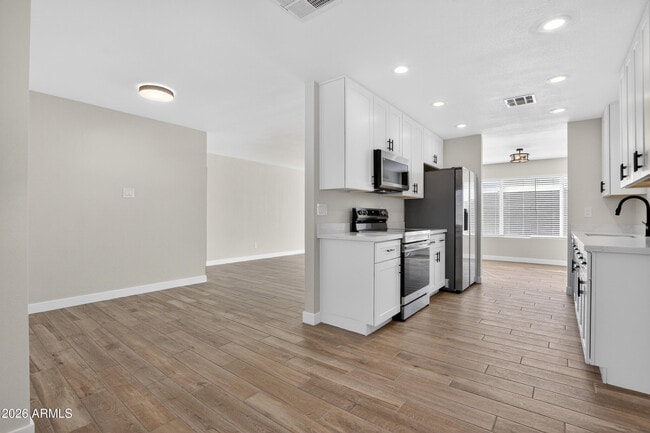 Building Photo - 2355 W Waltann Ln