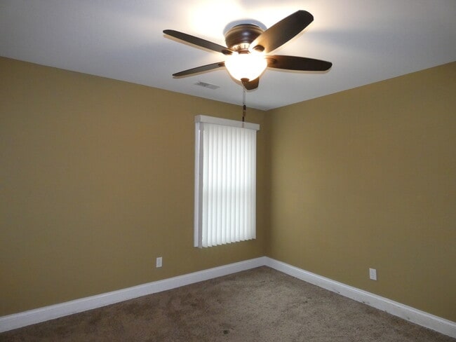 Building Photo - 627 N Edgemere Dr