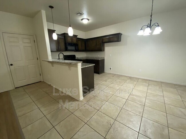 Building Photo - 1317 Garden Gate Dr