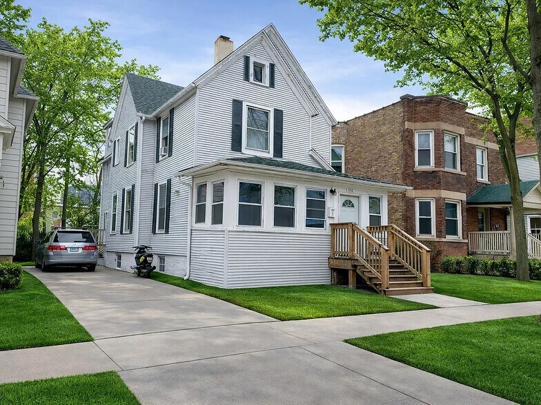 Building Photo - 1112 Garnett Pl