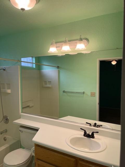 Building Photo - West Stockton Cozy Single Story 2 Bedroom ...