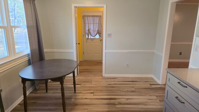 Building Photo - 4 Bedroom