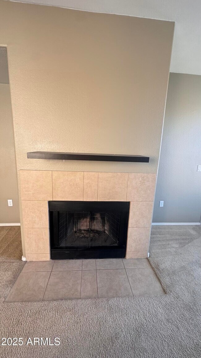 Building Photo - 4925 E Desert Cove Ave