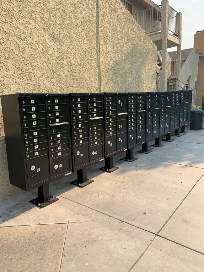 Building Photo - 1025 N Tippecanoe Ave