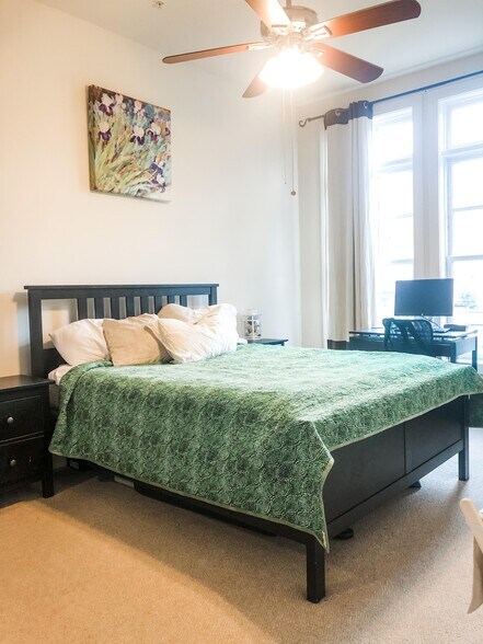 Master bedroom - 924 Garrett St