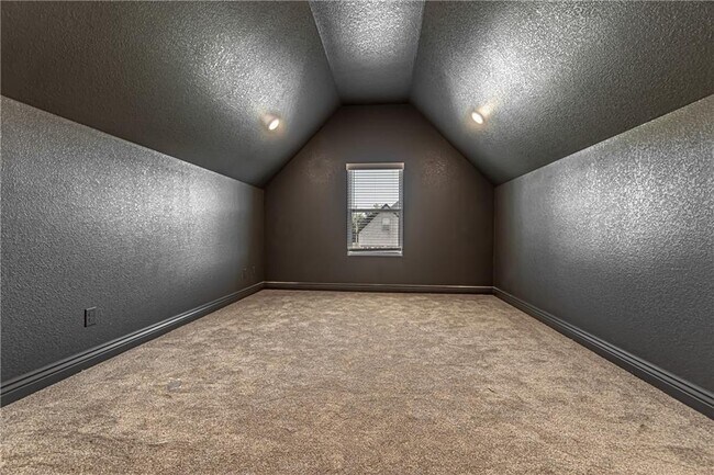 Building Photo - 1100 Quailridge Way