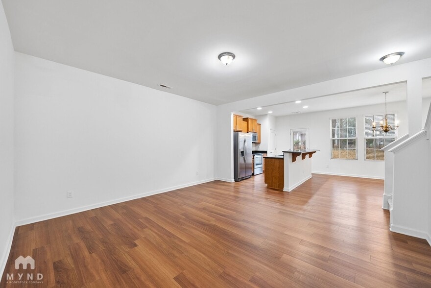 Building Photo - 1038 Grand Ridge Dr