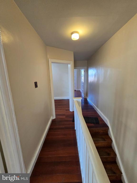 Building Photo - 5215 N Tabor Rd