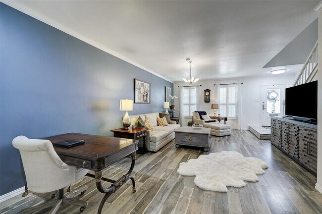 Building Photo - 9619 Doliver Dr