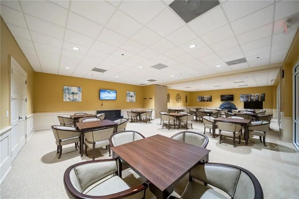 Lunch Rooms - 610 Larch Looper Dr