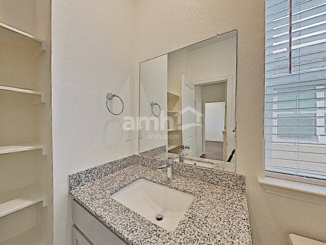 Building Photo - 2732 Spencebrook