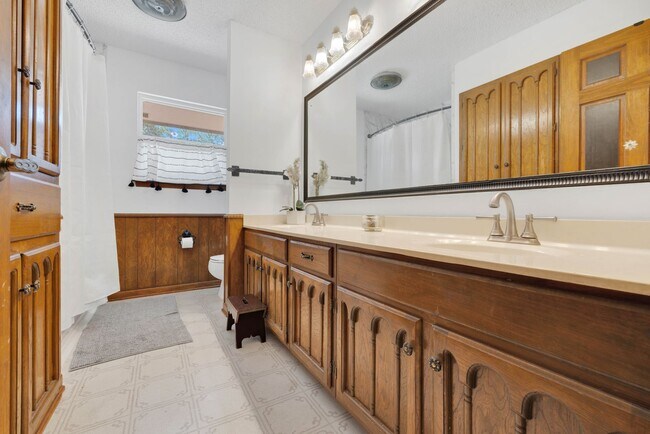 Building Photo - Discover Old World Charm in Northern Hills!