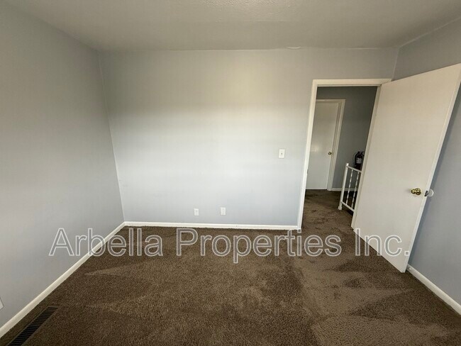 Building Photo - 1404 Bloomingdale Rd