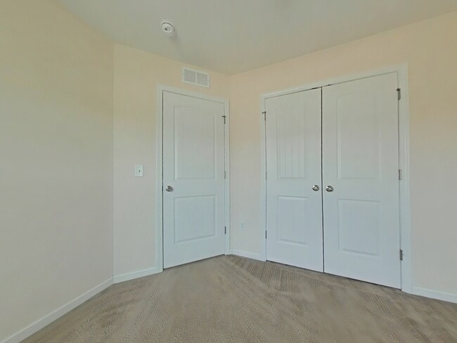 Building Photo - 322 Watchmen Ln