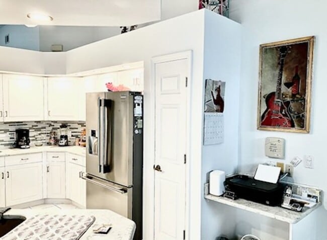 Building Photo - Home