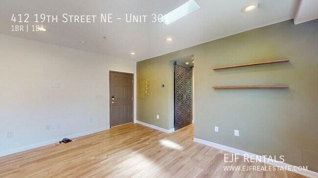Building Photo - 412 19th St NE