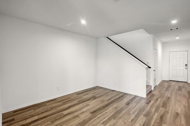 Building Photo - 15130 Pr Ml Dr