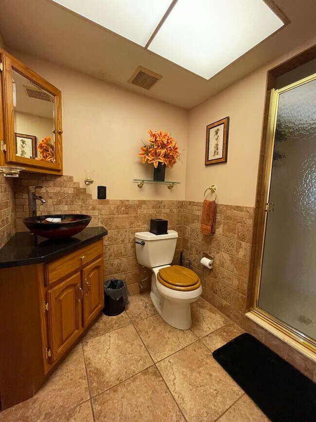 Building Photo - 14459 River Beach Dr