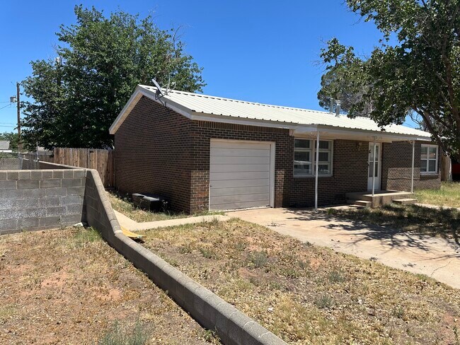 Building Photo - 1106 NW 7th St