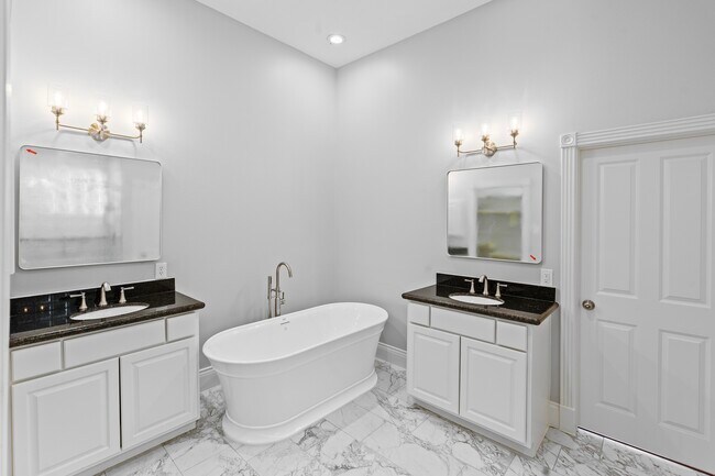 Building Photo - 4742 Post Oak Timber Dr