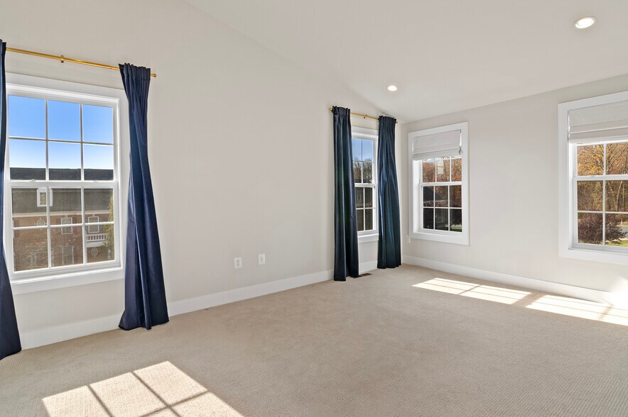 Building Photo - 23149 Dunlop Heights Ter