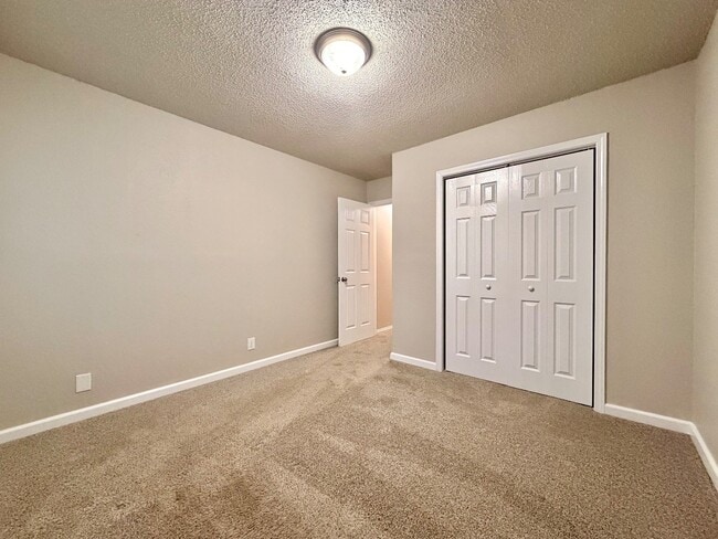 Building Photo - 10802 E 101st St N