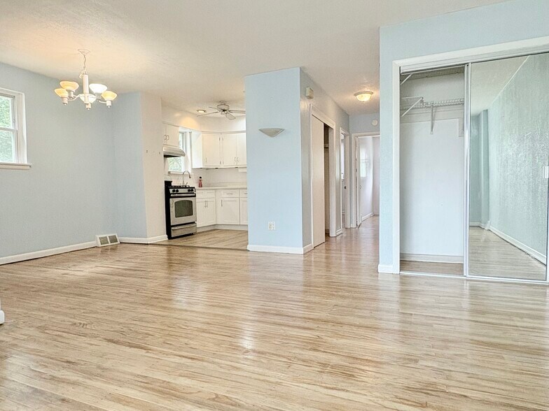 Building Photo - 4006 Balwynne Park Rd