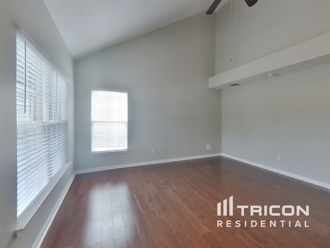 Building Photo - 709 Billie Jean Cir