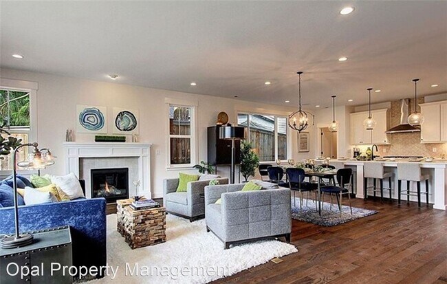 Building Photo - 4 br, 3 bath House - 33154 Holly Avenue So...