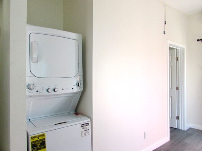 Building Photo - 2bed/1 bath ADU--NEW--Private with wrap around patio/yard Washer/Dryer included!