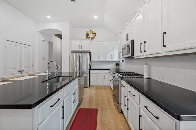 Building Photo - 15727 Autumn Sun Court