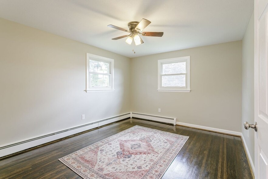 Building Photo - 2 Cliff View Dr