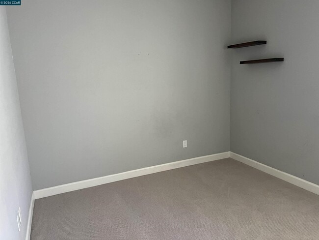 Building Photo - 85 Tahoe Ct