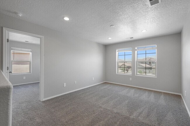 Building Photo - 3205 Tazanita Lp SE