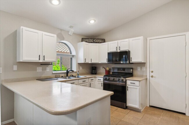 Building Photo - 18119 W Sammy Way