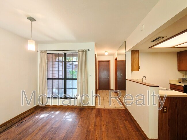 Building Photo - 830 SW 56th Terrace