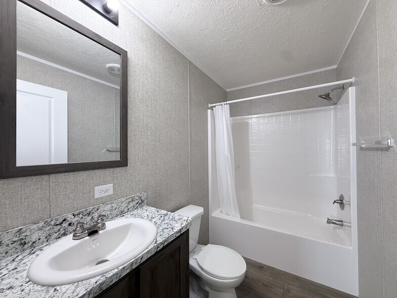 Building Photo - 52167 Williamsburg Ln