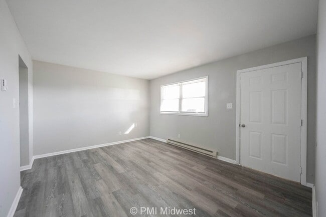 Building Photo - "Charming 2-Bed Oasis in Fountaintown – Cozy Living with Modern Comforts!"