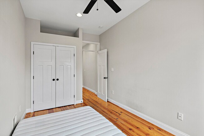 Building Photo - 614 S Port St