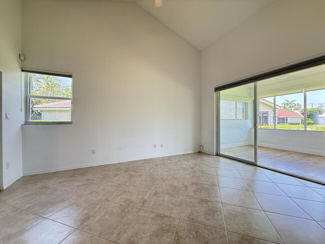 Building Photo - 225 N Lakeshore Dr