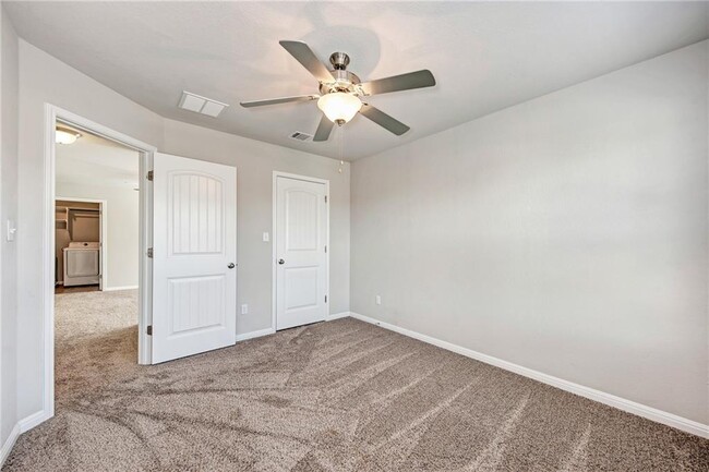 Building Photo - 107 Buckthorn Dr