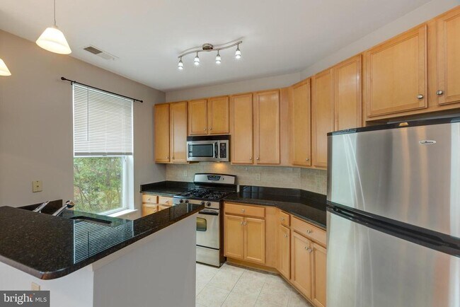 Building Photo - 2665 Prosperity Ave