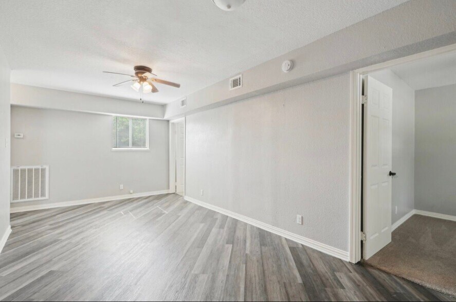 Building Photo - 8412 Avenue L