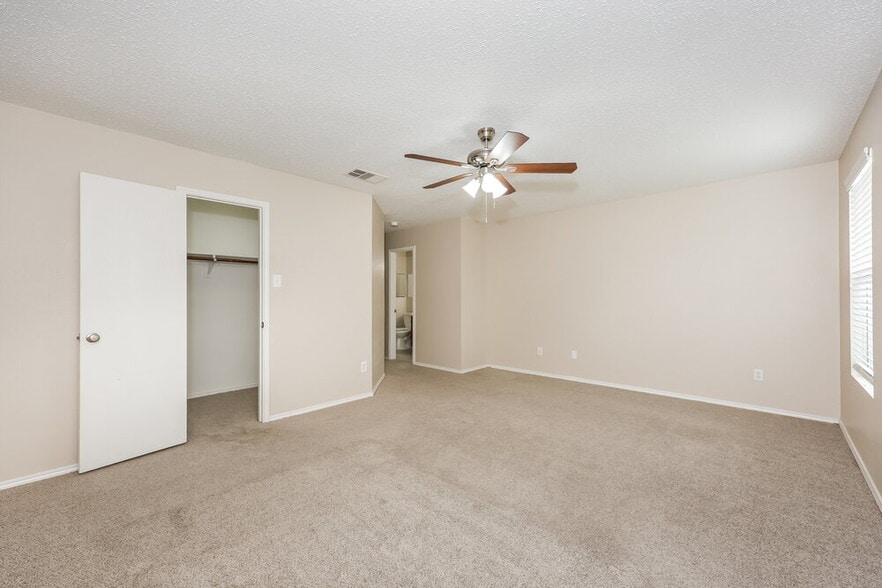 Building Photo - 5312 Newcastle Ln