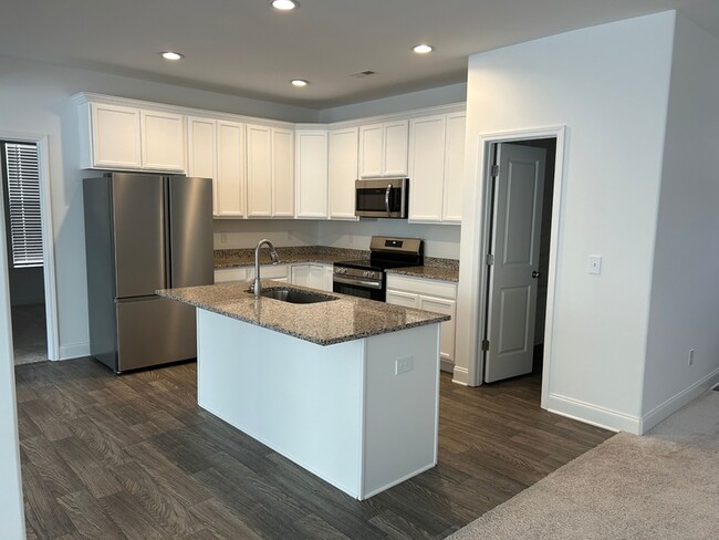 Building Photo - 241 Abelia Mdws Dr