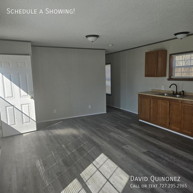 Building Photo - 2737 W Washington Center Rd