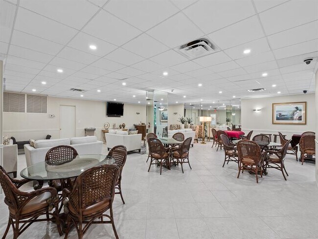 Building Photo - 4100 Galt Ocean Dr